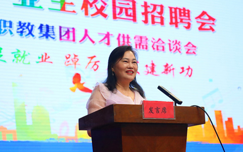 必发7790首创人陈丽芳受邀母校演讲：丽芳模式及康养之路